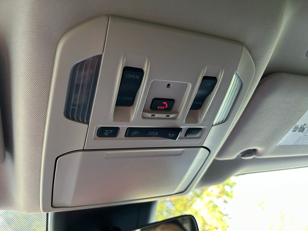 2024 Toyota Highlander XLE 30
