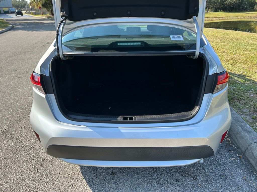 Thumbnail: 2022 Toyota Corolla - 10