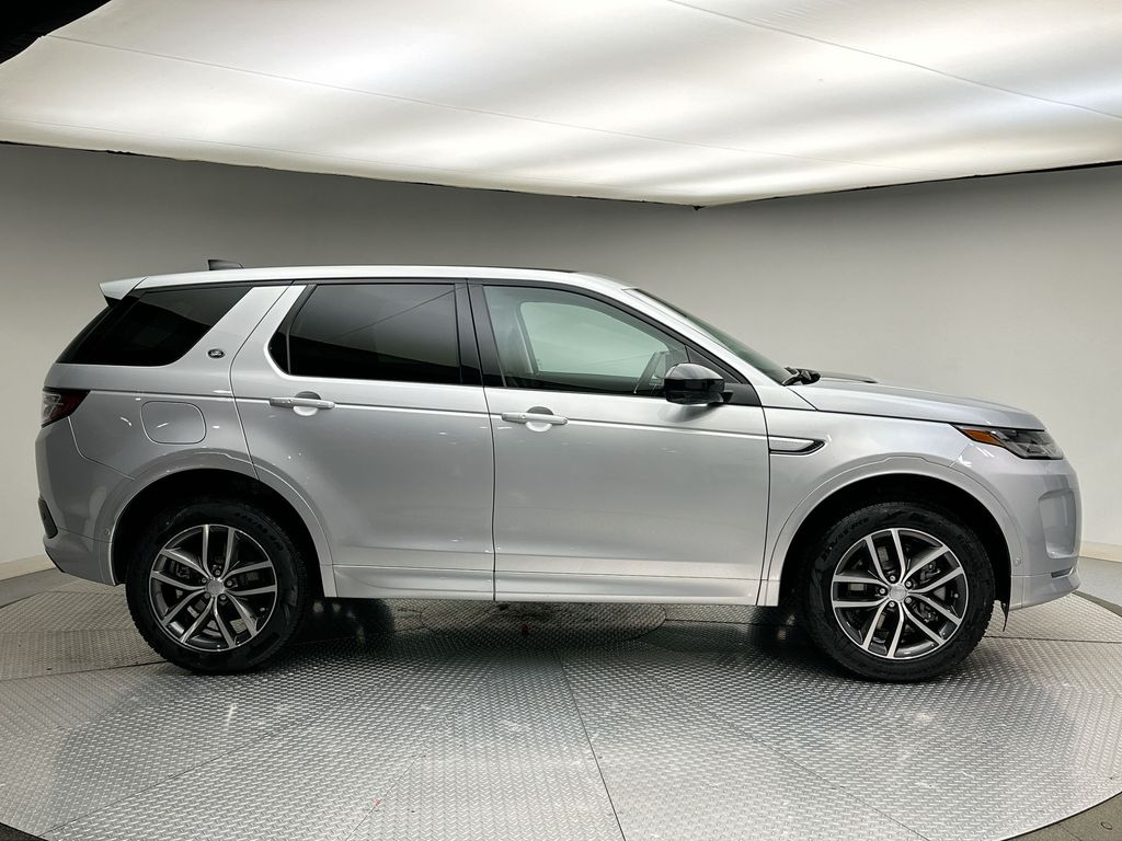 Thumbnail: 2025 Land Rover Discovery Sport - 4