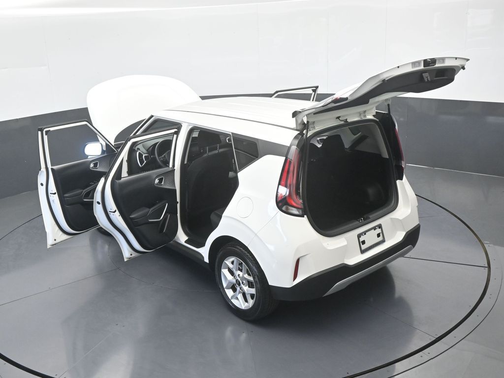 Used 2024 Snow White Pearl Kia LX image 62