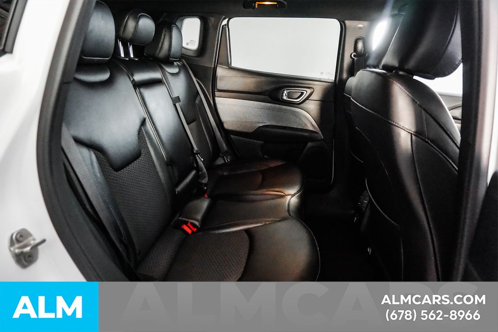 Used 2024 White Jeep Latitude image 19