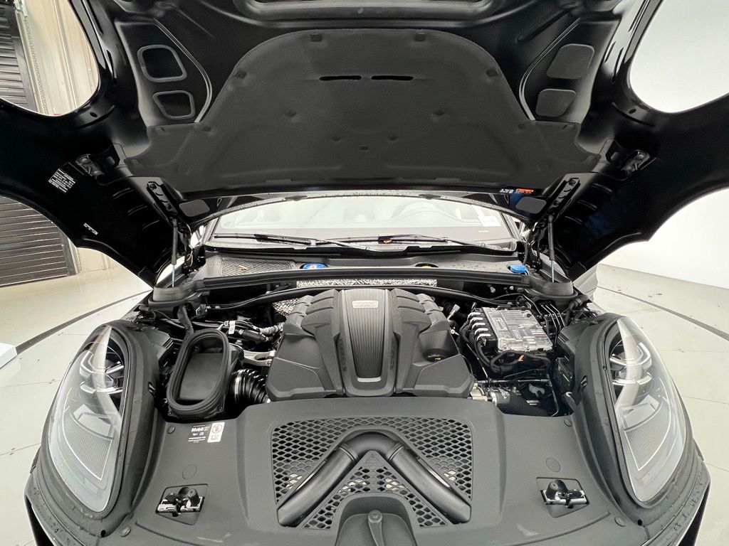 Thumbnail: 2025 Porsche Macan - 26