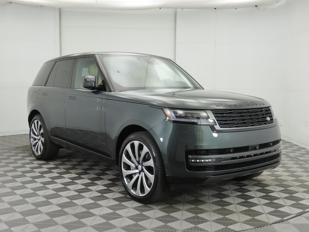2025 Land Rover Range Rover SE 3