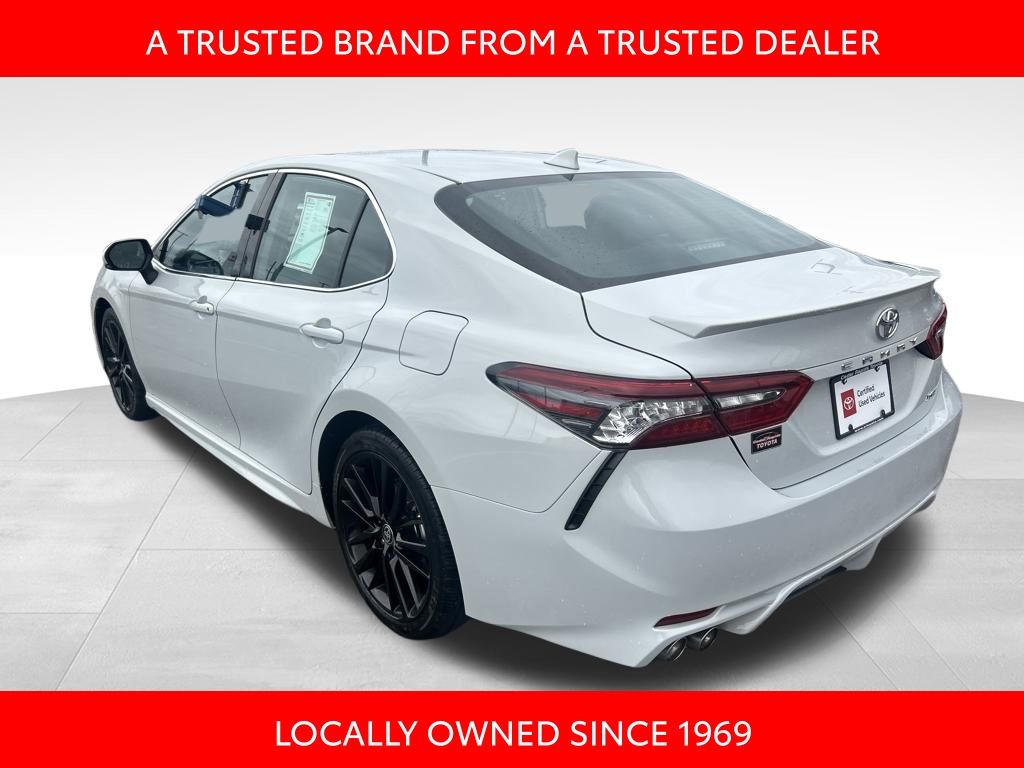 View vehicle photo 4