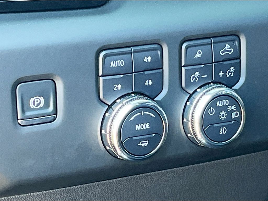 Used 2025 Silver GMC AT4 image 10