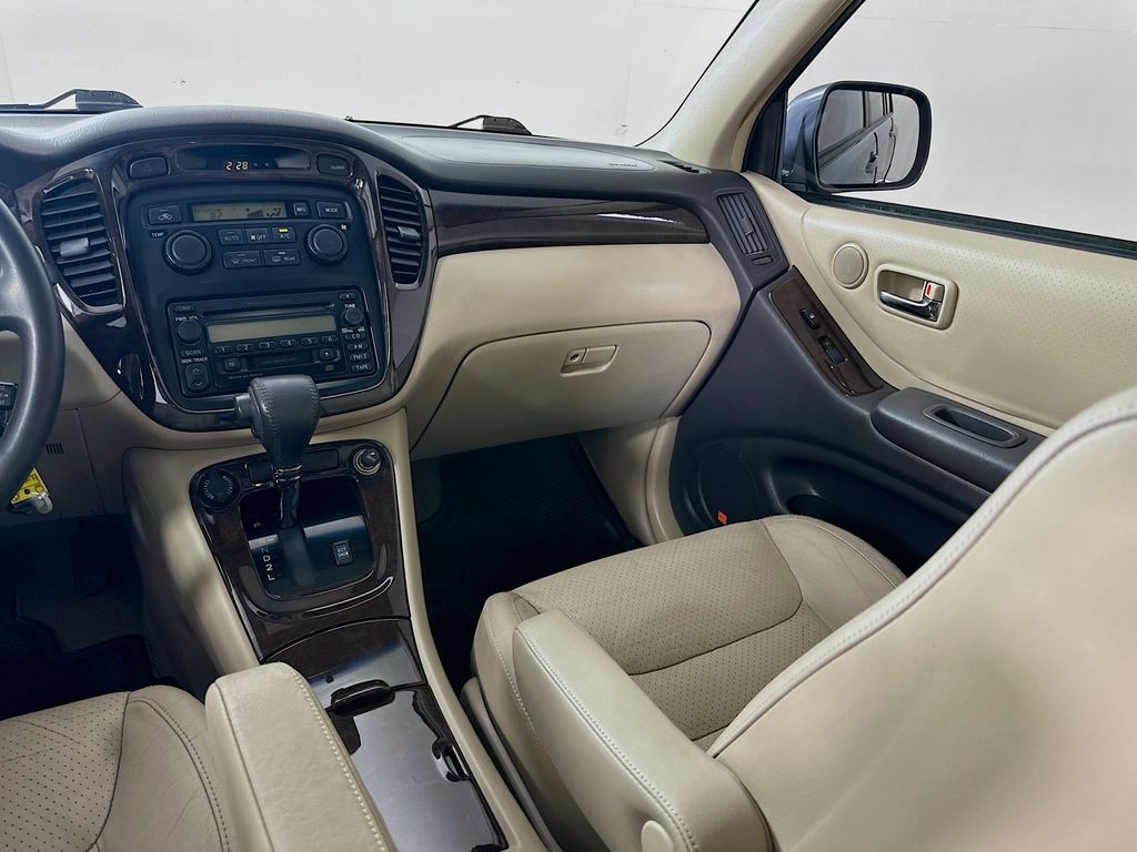 Thumbnail: 2003 Toyota Highlander - 22