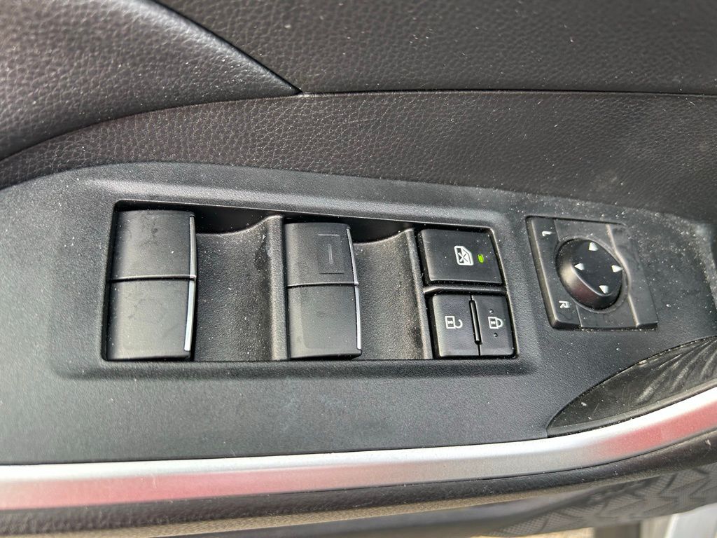 Thumbnail: 2021 Toyota RAV4 - 17