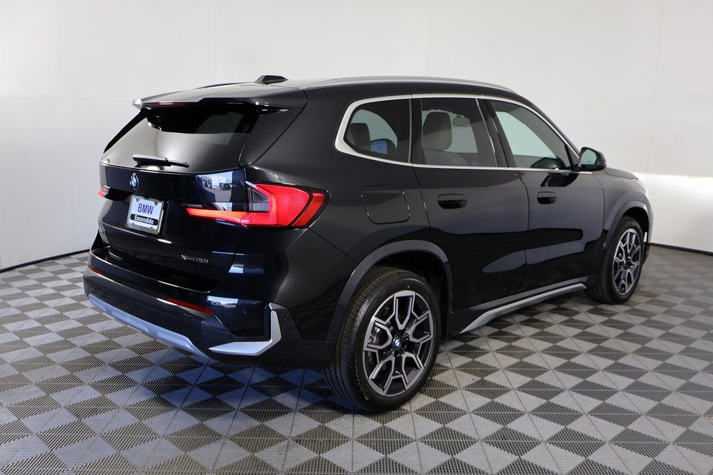 Thumbnail: 2026 BMW X1 - 2