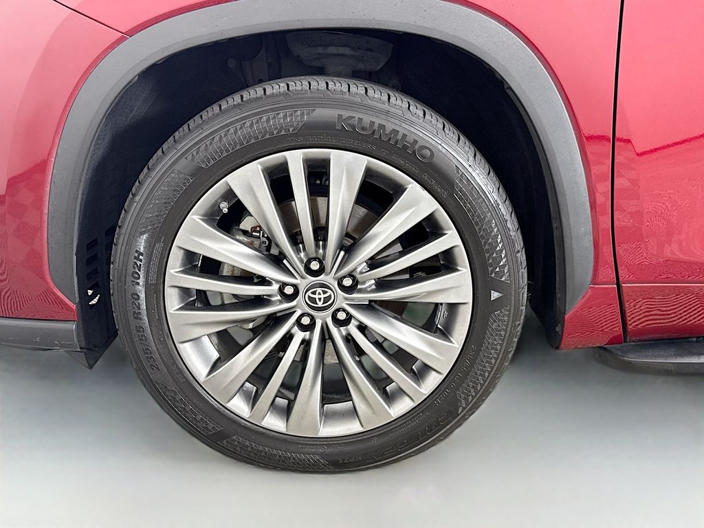 Thumbnail: 2020 Toyota Highlander - 31