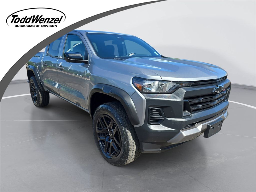 Sterling Gray Metallic 2023 Chevrolet Colorado Trail Boss Crew Cab 4WD Pickup Truck Four-Wheel Drive 8-Speed Automatic
