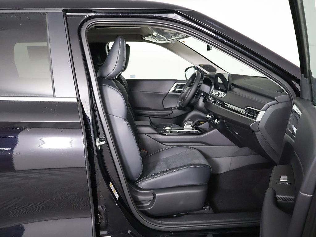 New 2026 Black Mitsubishi SE image 31