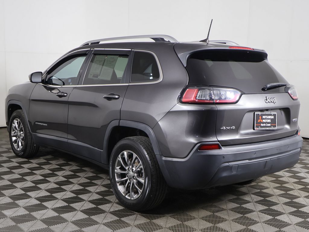 Used 2019 Gray Jeep Latitude Plus image 7