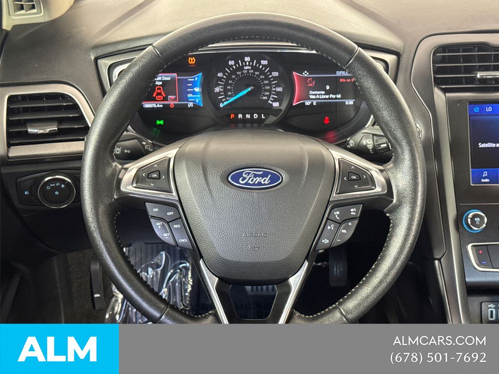 Used 2020 Red Ford SE image 26
