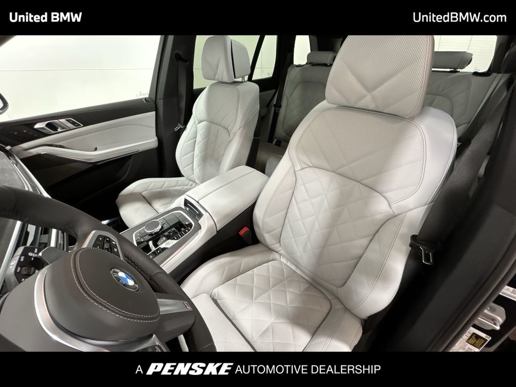 Thumbnail: 2026 BMW X5 - 13