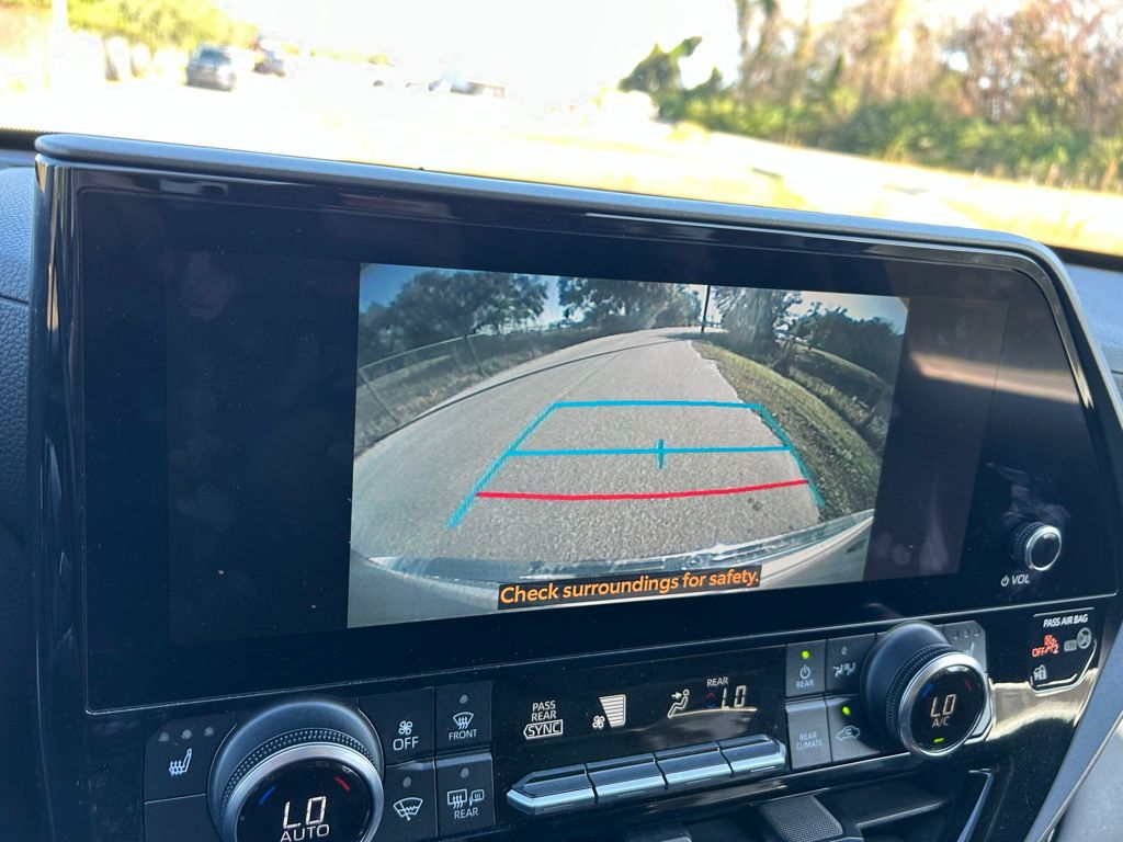 Thumbnail: 2023 Toyota Highlander - 26