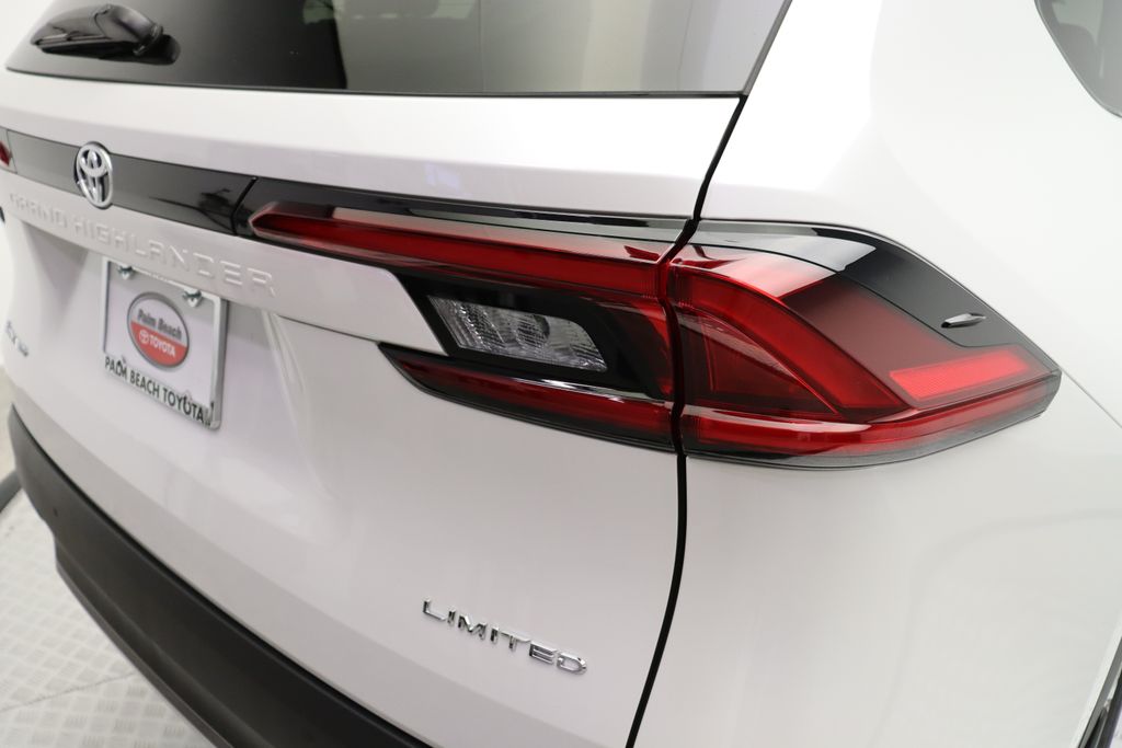 2025 Toyota Grand Highlander Limited 9