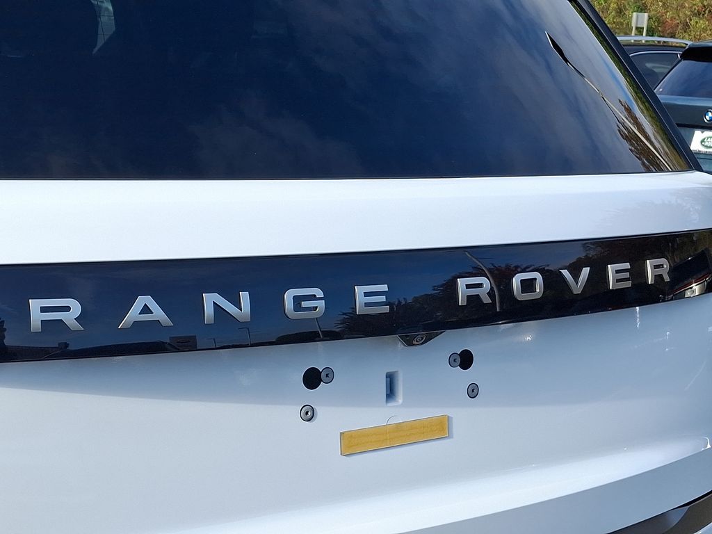 2025 Land Rover Range Rover SE 20