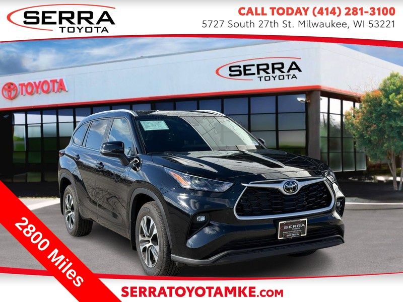 Midnight Black Metallic 2025 Toyota Highlander XLE AWD SUV / Crossover All-Wheel Drive 8-Speed Automatic