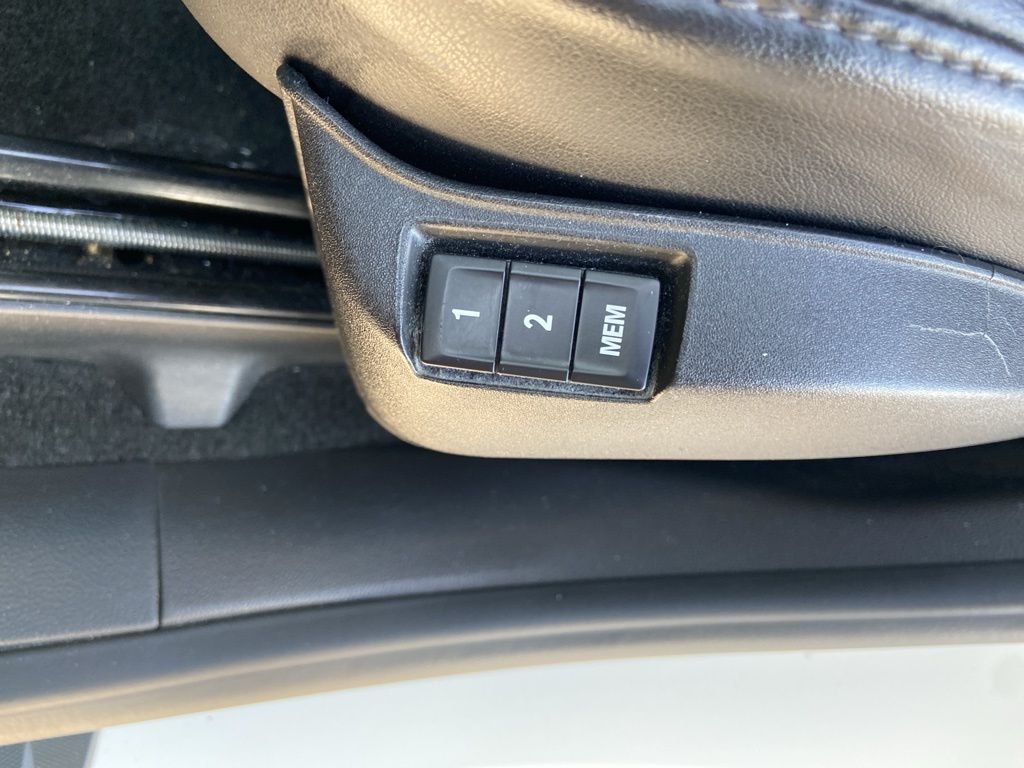 Thumbnail: 2013 Chevrolet Equinox - 17