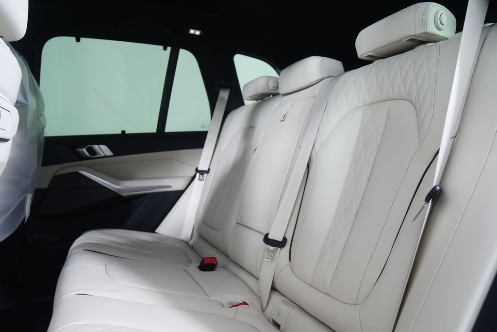 Thumbnail: 2026 BMW X5 - 16