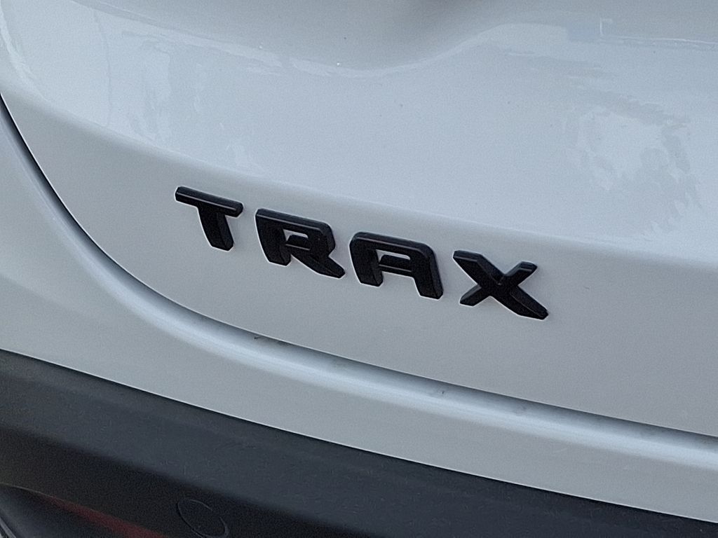 2025 Chevrolet Trax RS 11