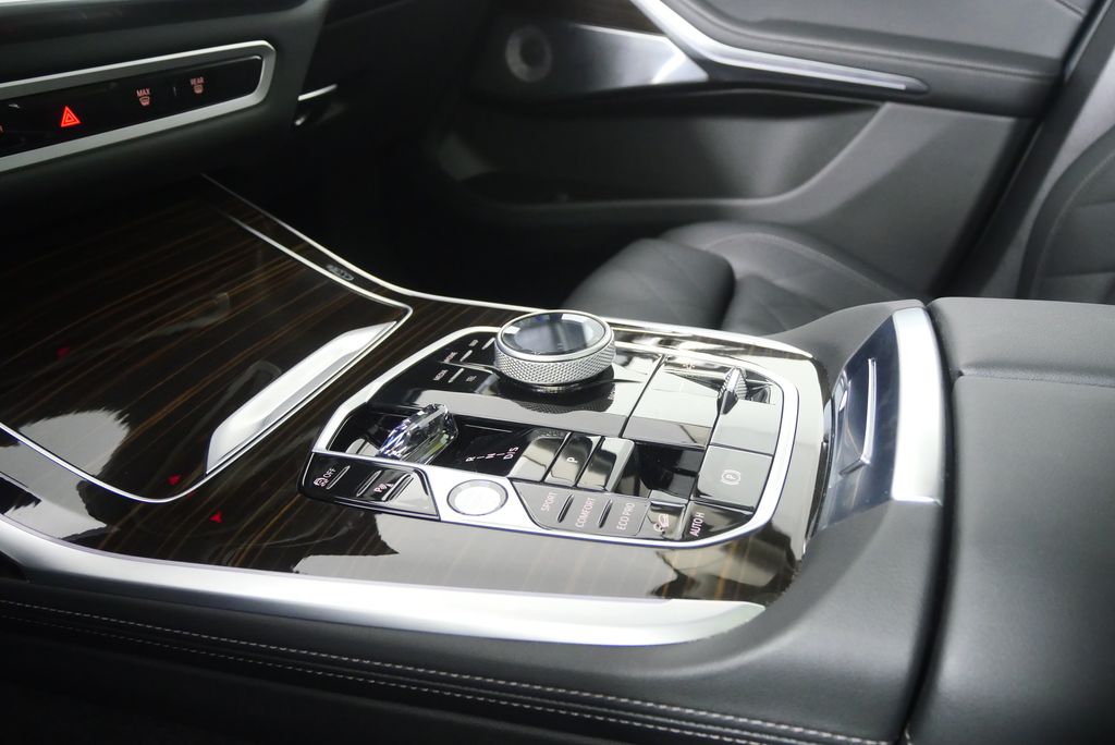 Thumbnail: 2025 BMW X7 - 30