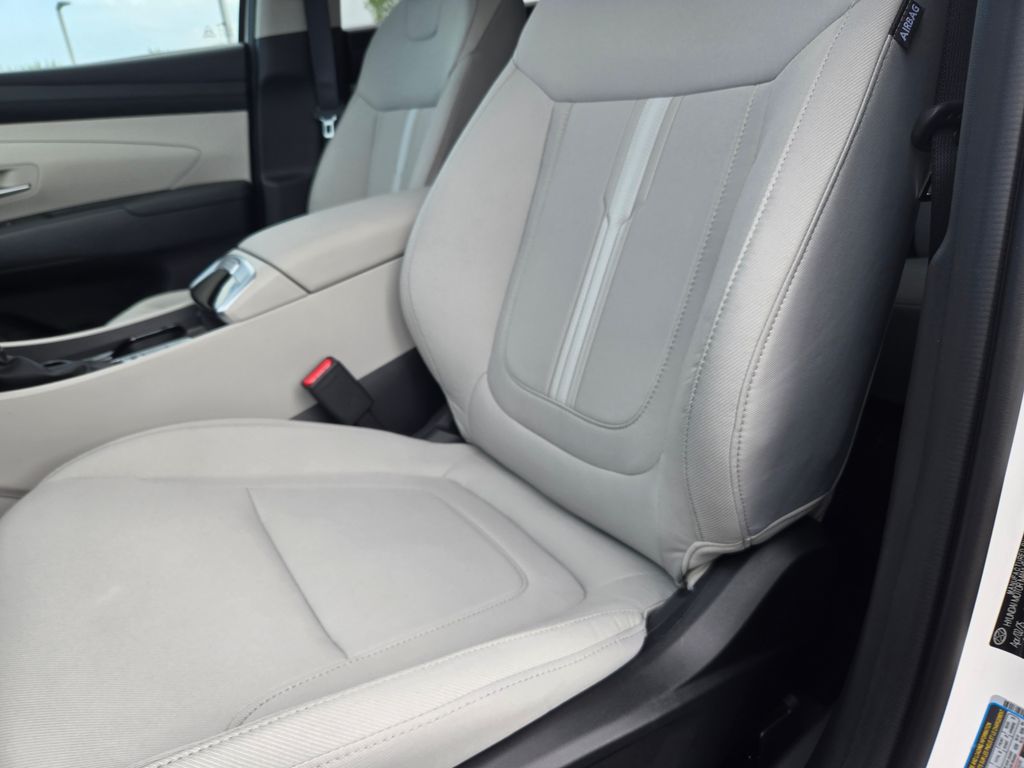 2025 Hyundai Tucson SEL 17