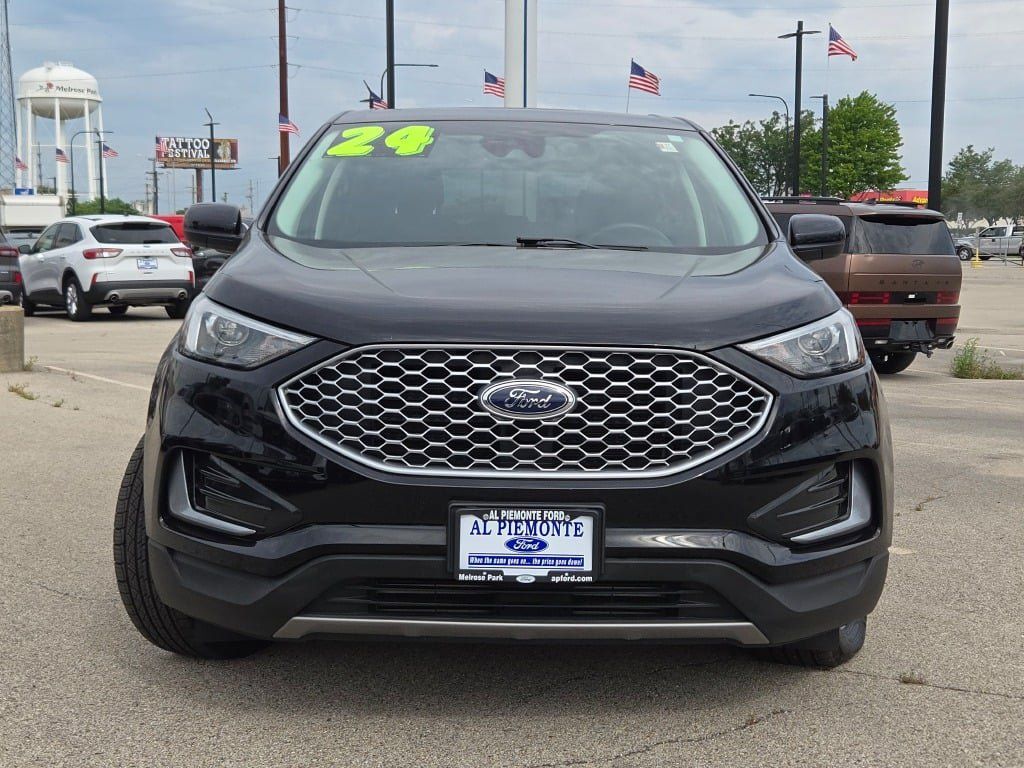 View vehicle photo 4