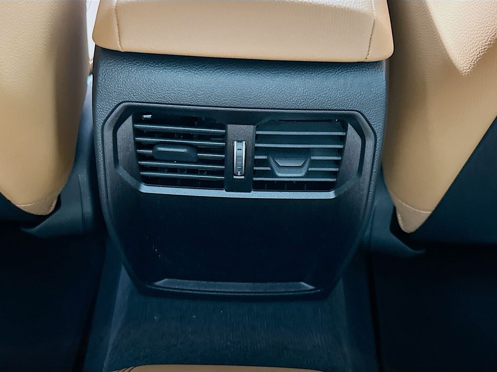 Thumbnail: 2026 BMW 4 Series - 18