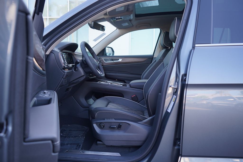 Thumbnail: 2025 Volkswagen Atlas - 6