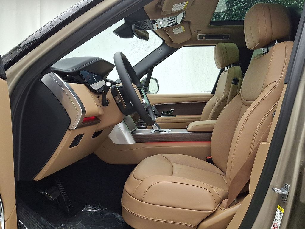 Thumbnail: 2026 Land Rover Range Rover - 10