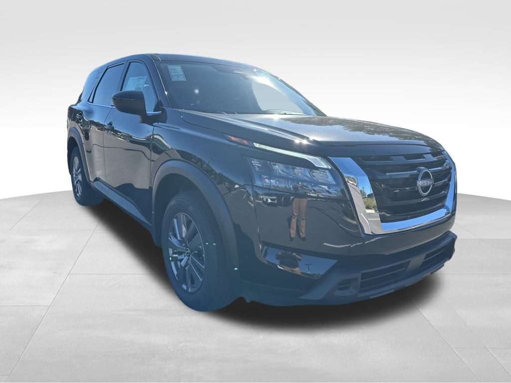 2025 Nissan Pathfinder S 2