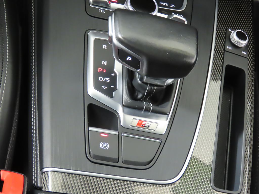 Thumbnail: 2018 Audi SQ5 - 23