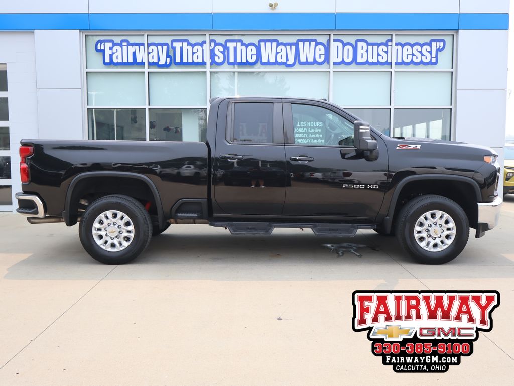 Mosaic Black Metallic 2022 Chevrolet Silverado 2500HD Pickup Truck Four-Wheel Drive 6-Speed Automatic