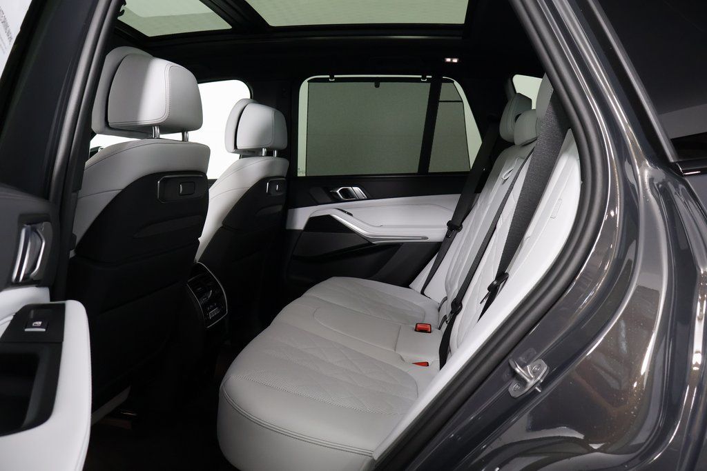 Thumbnail: 2026 BMW X5 - 6