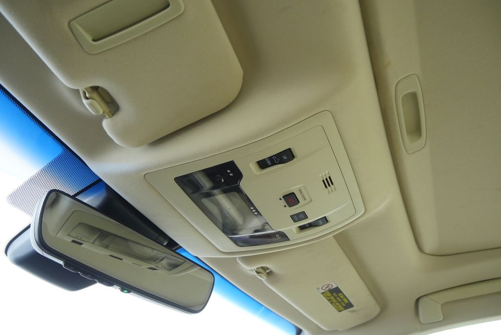 Thumbnail: 2016 Lexus ES - 18