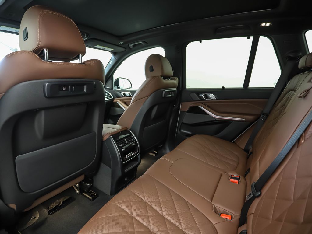 Thumbnail: 2023 BMW X5 - 21