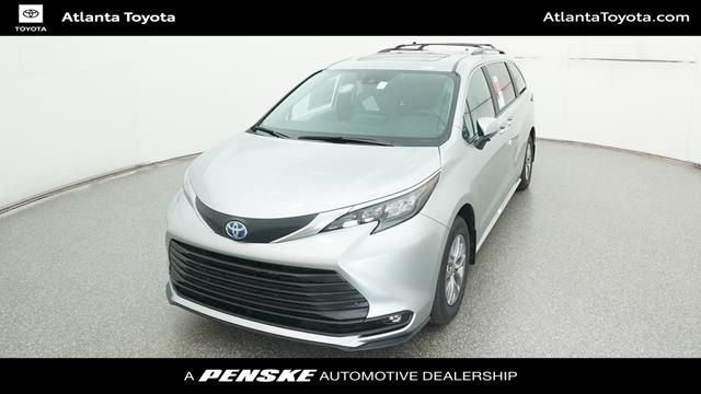 2025 Toyota Sienna XLE -
                Duluth, GA