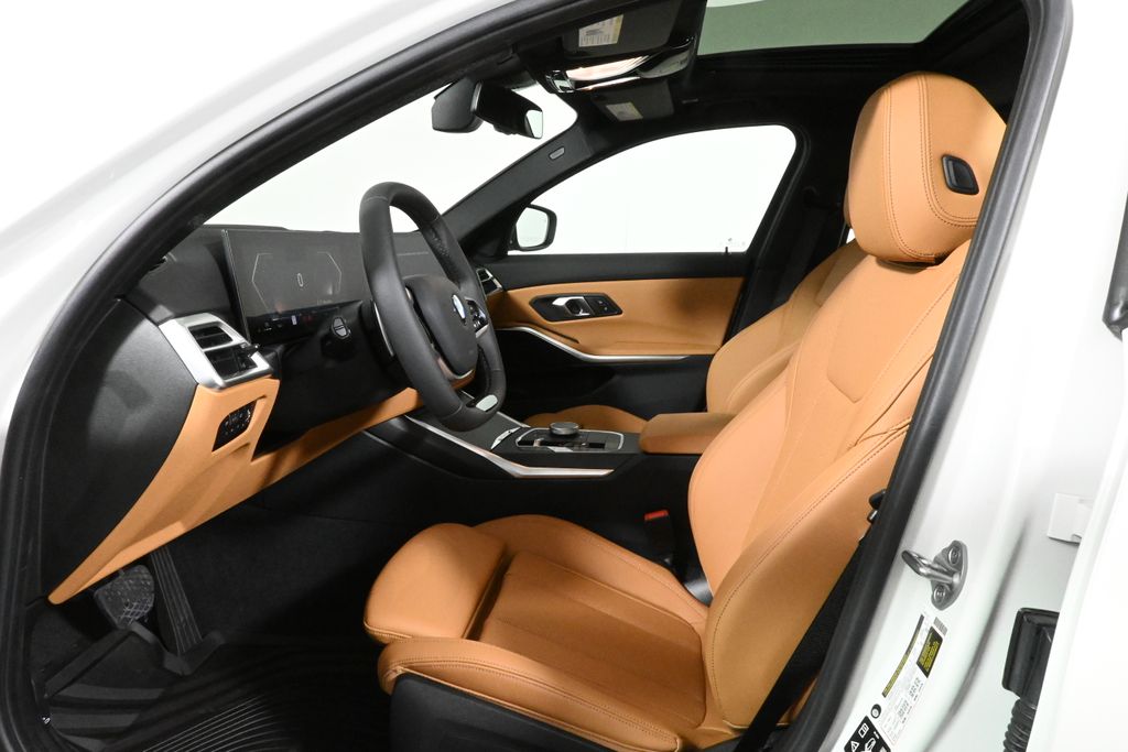 Thumbnail: 2025 BMW 3 Series - 3