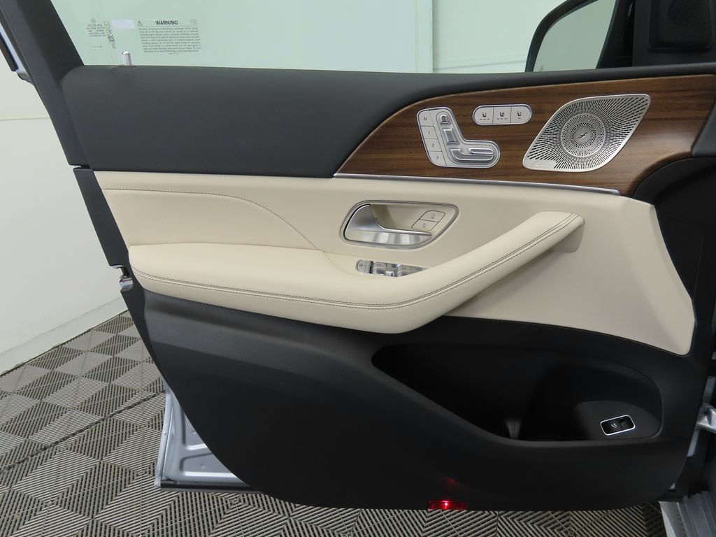 Thumbnail: 2026 Mercedes-Benz GLE - 24