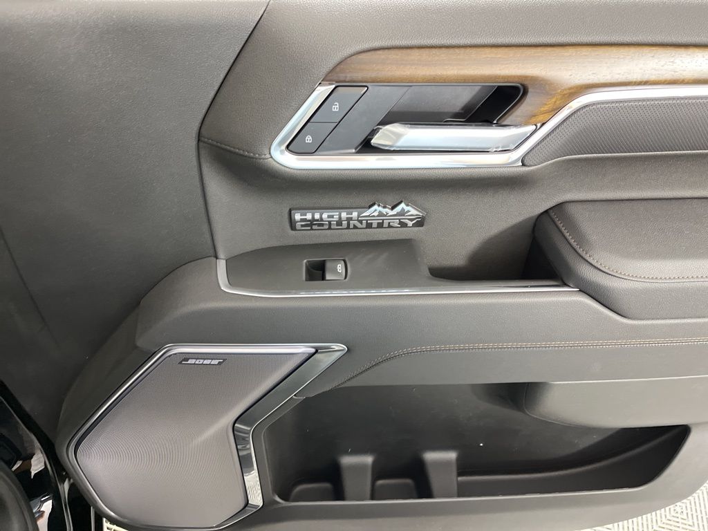 2025 Chevrolet Silverado 1500 High Country 11