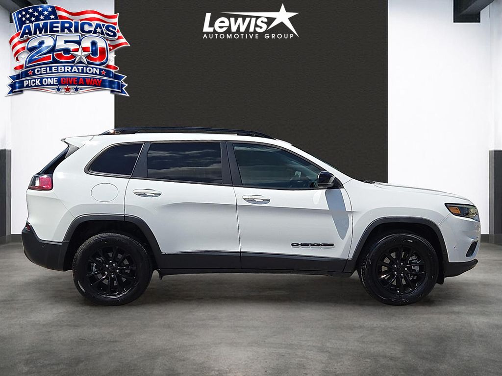 Used 2023 Jeep Cherokee Altitude For Sale in Farmington, AR