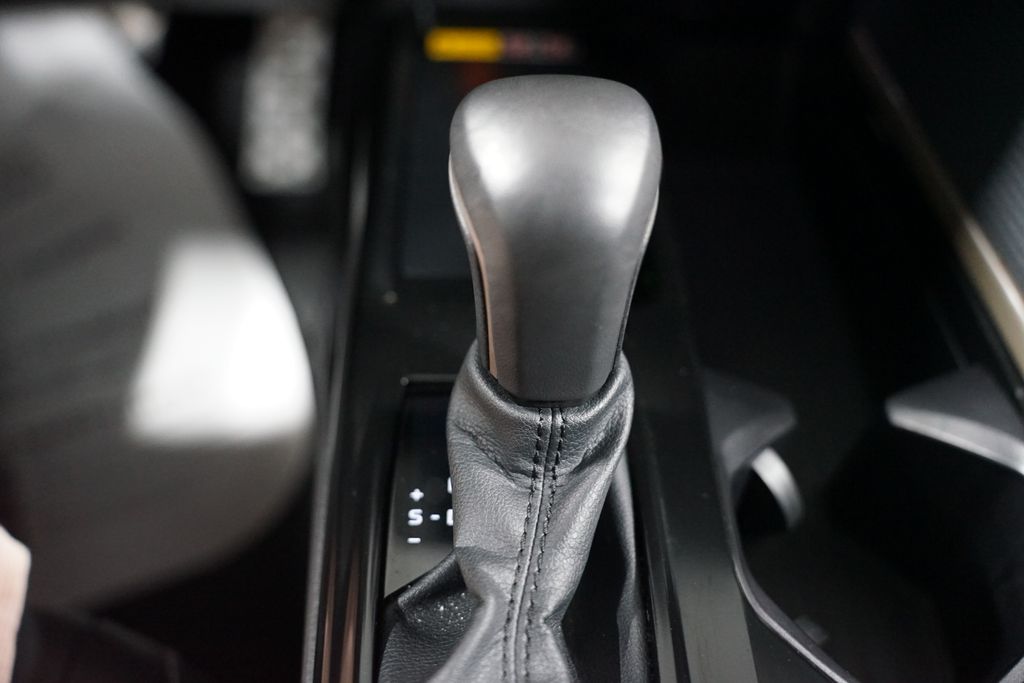 Thumbnail: 2025 Toyota Camry - 21