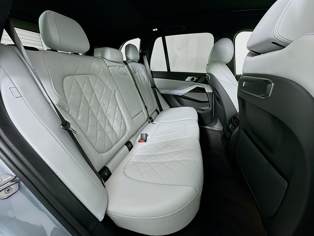 Thumbnail: 2025 BMW X5 - 28
