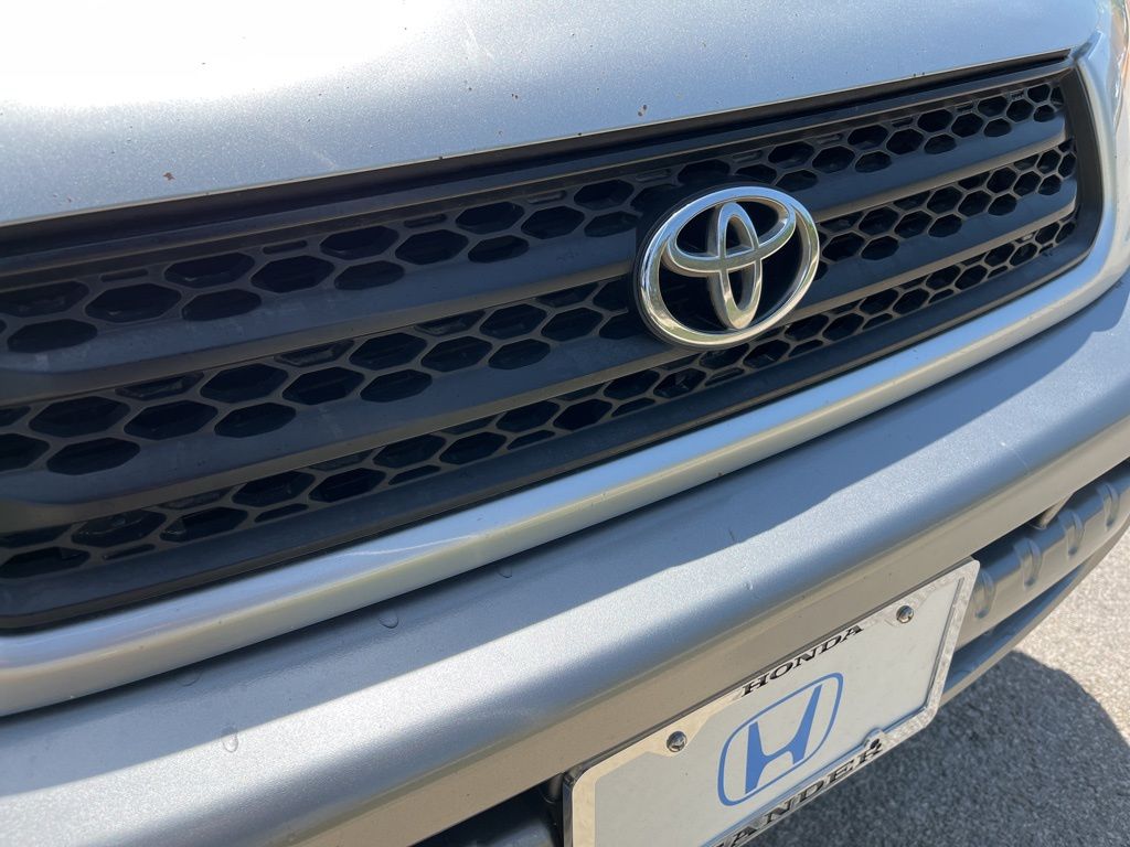 2003 Toyota RAV4 Base 17