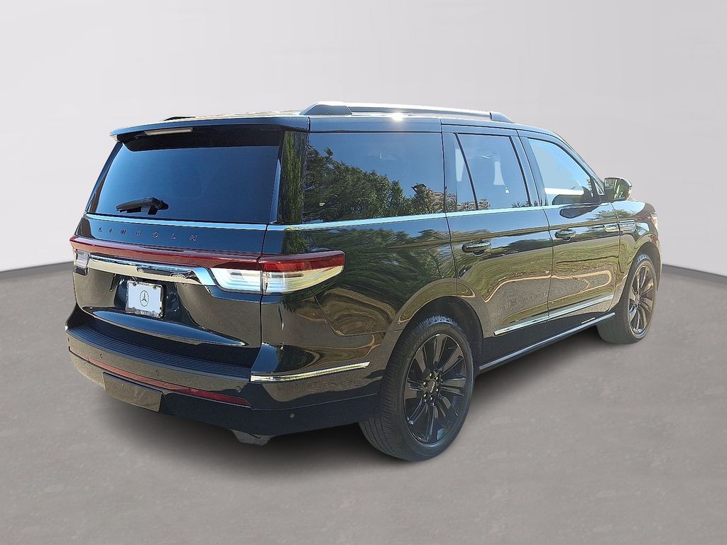 Thumbnail: 2022 Lincoln Navigator - 4