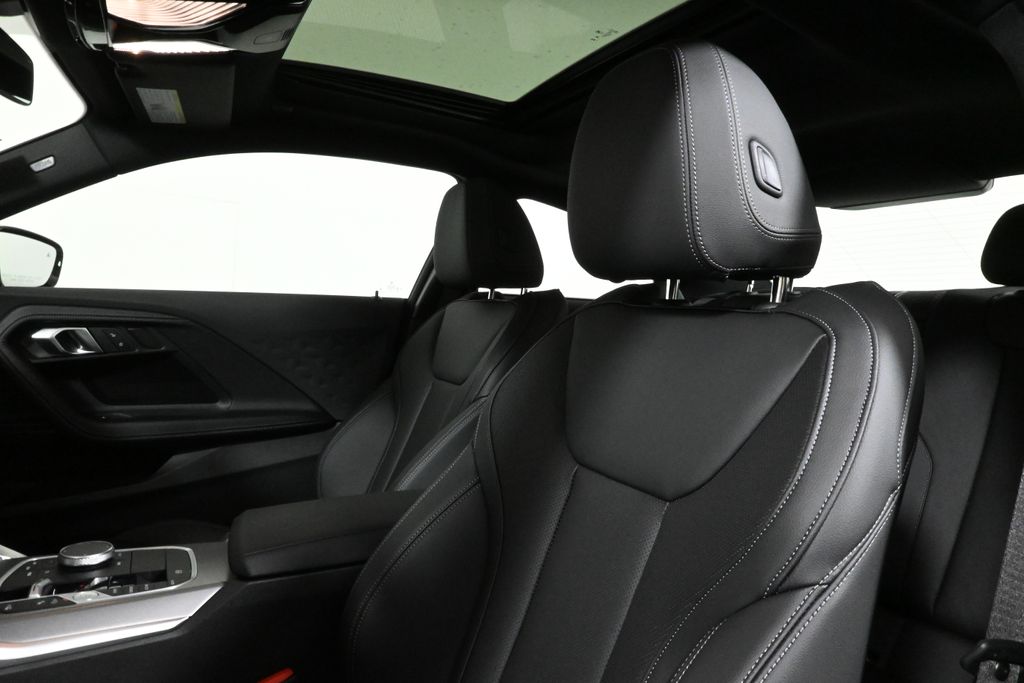 Thumbnail: 2025 BMW 2 Series - 16