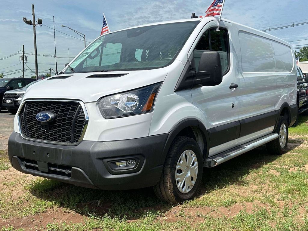 View vehicle photo 2