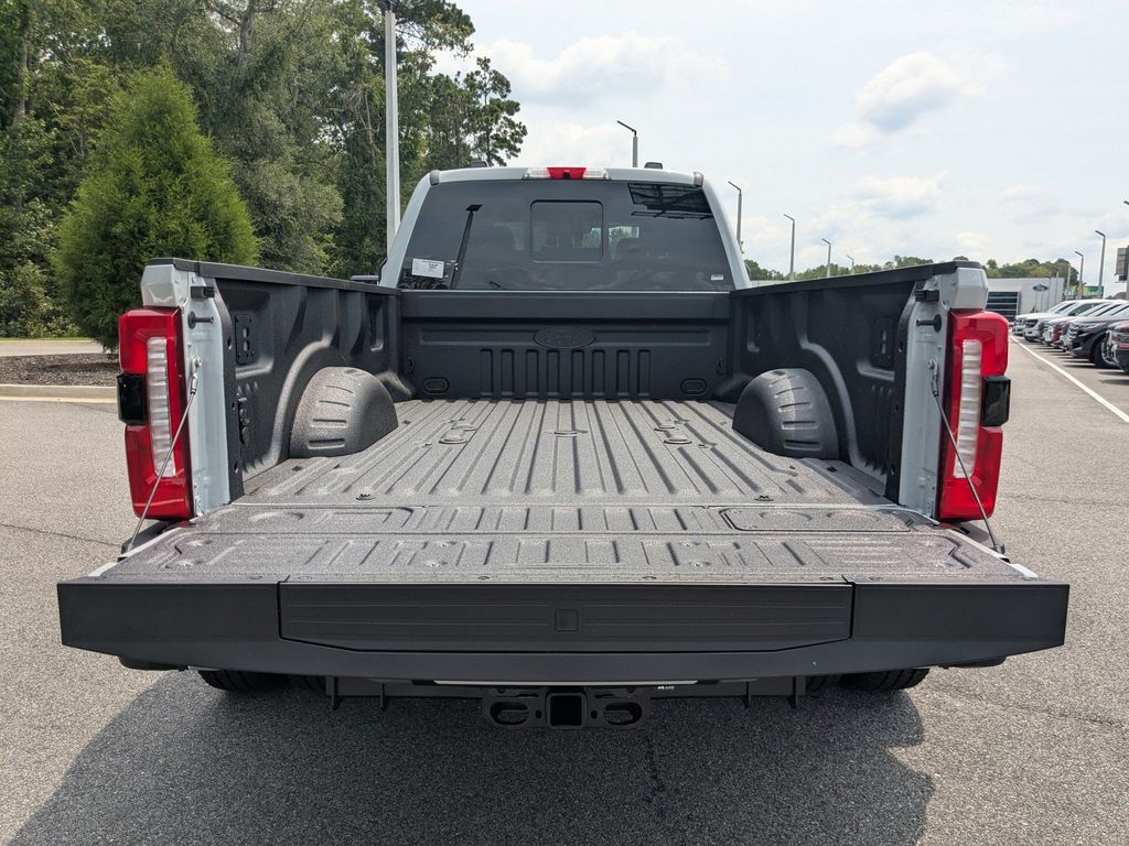 2026 Ford F-350 Super Duty LARIAT