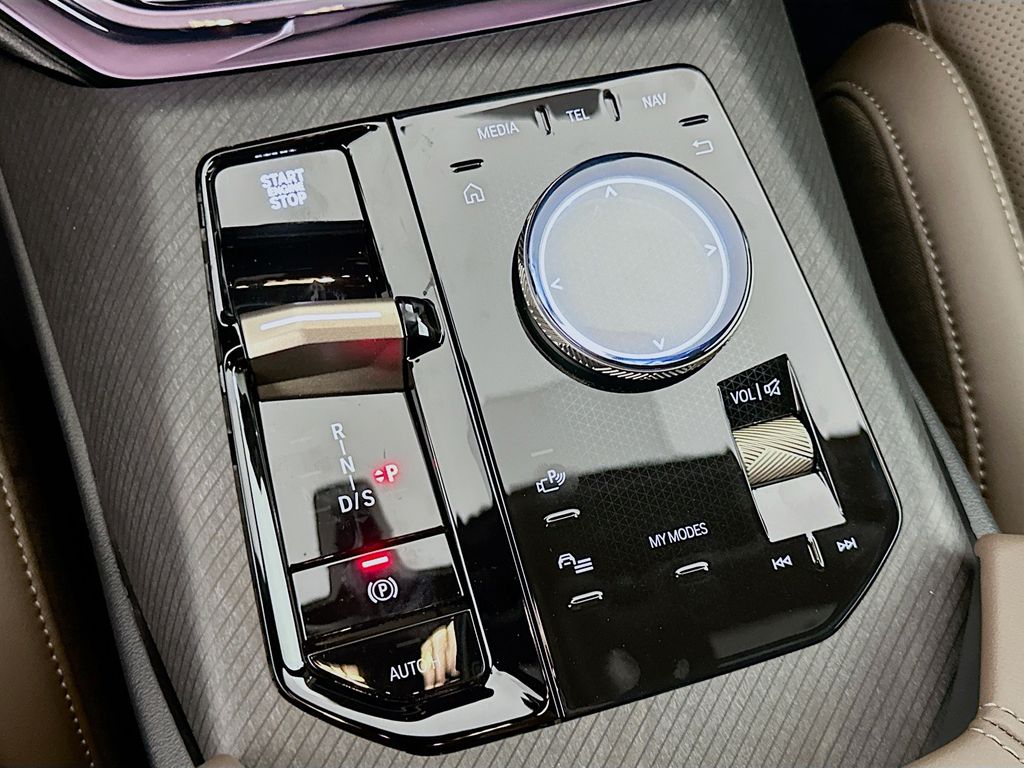 Thumbnail: 2025 BMW X3 - 15